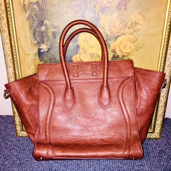 Handbags - Spacious Cognac Hobo Handbag